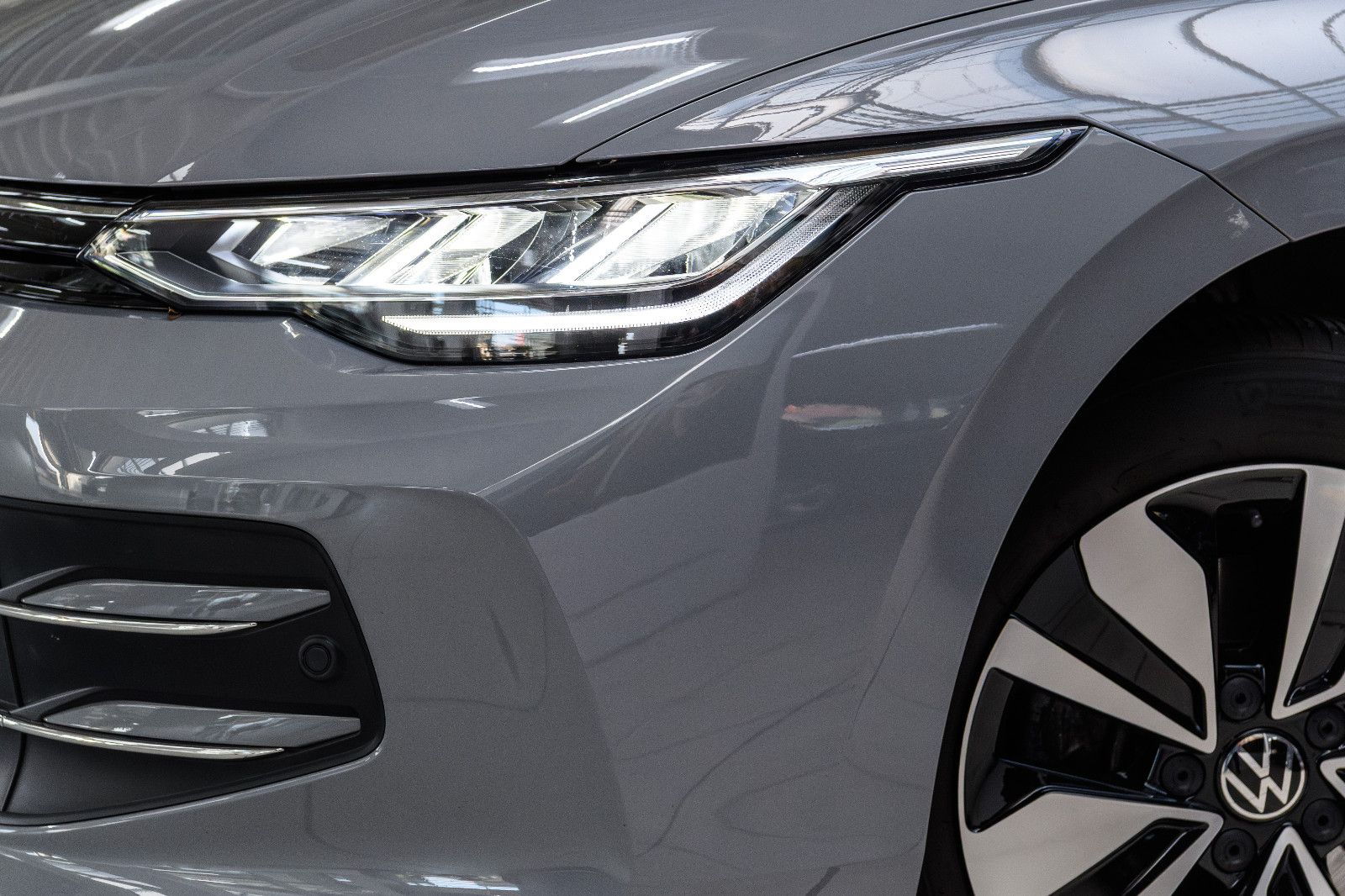 Fahrzeugabbildung Volkswagen Golf VIII Goal 1.5 TSI LED+APP+ACC+PDC+5 J.GAR.