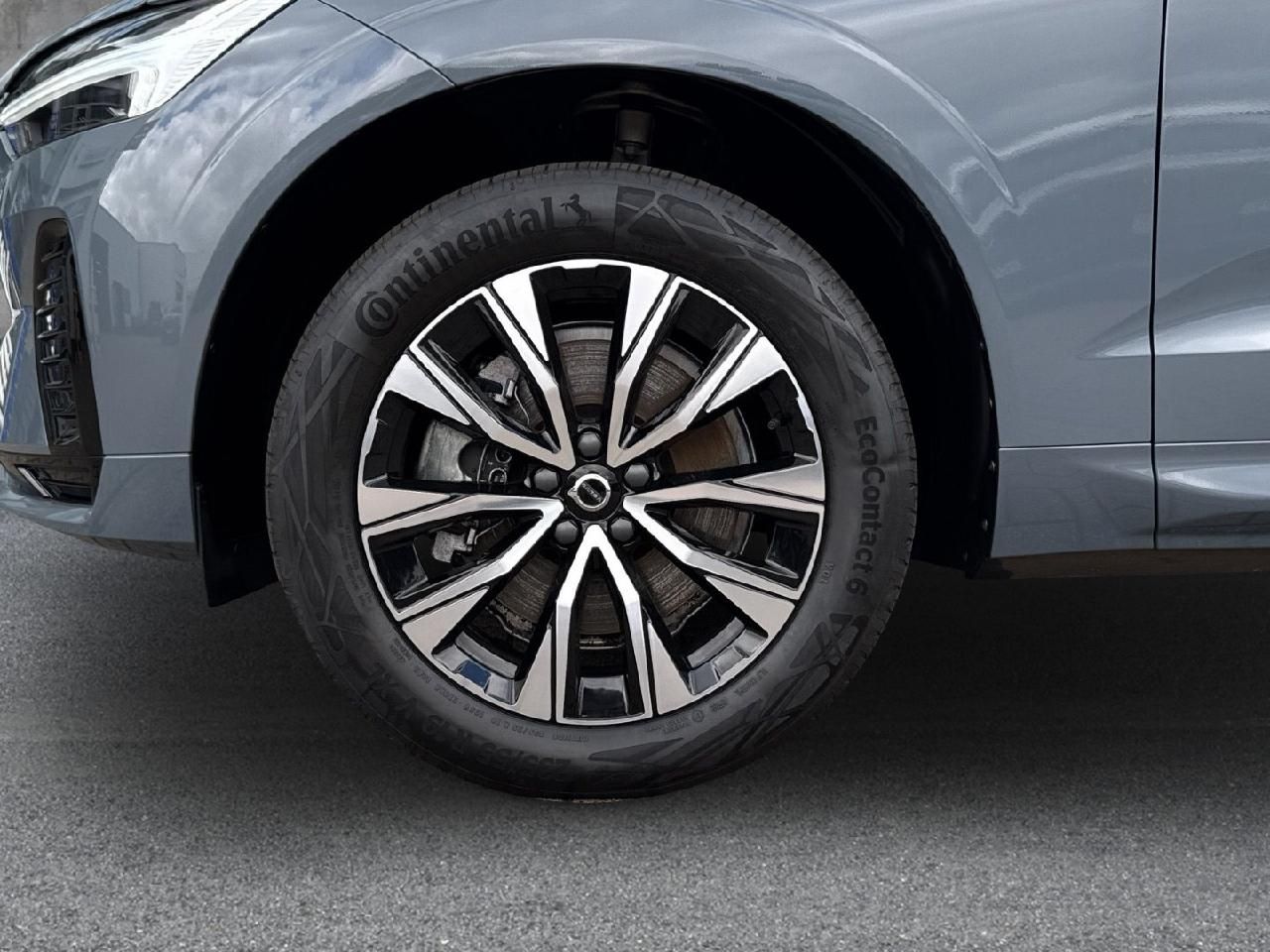 Fahrzeugabbildung Volvo XC60 B4B Plus Dark 2WD