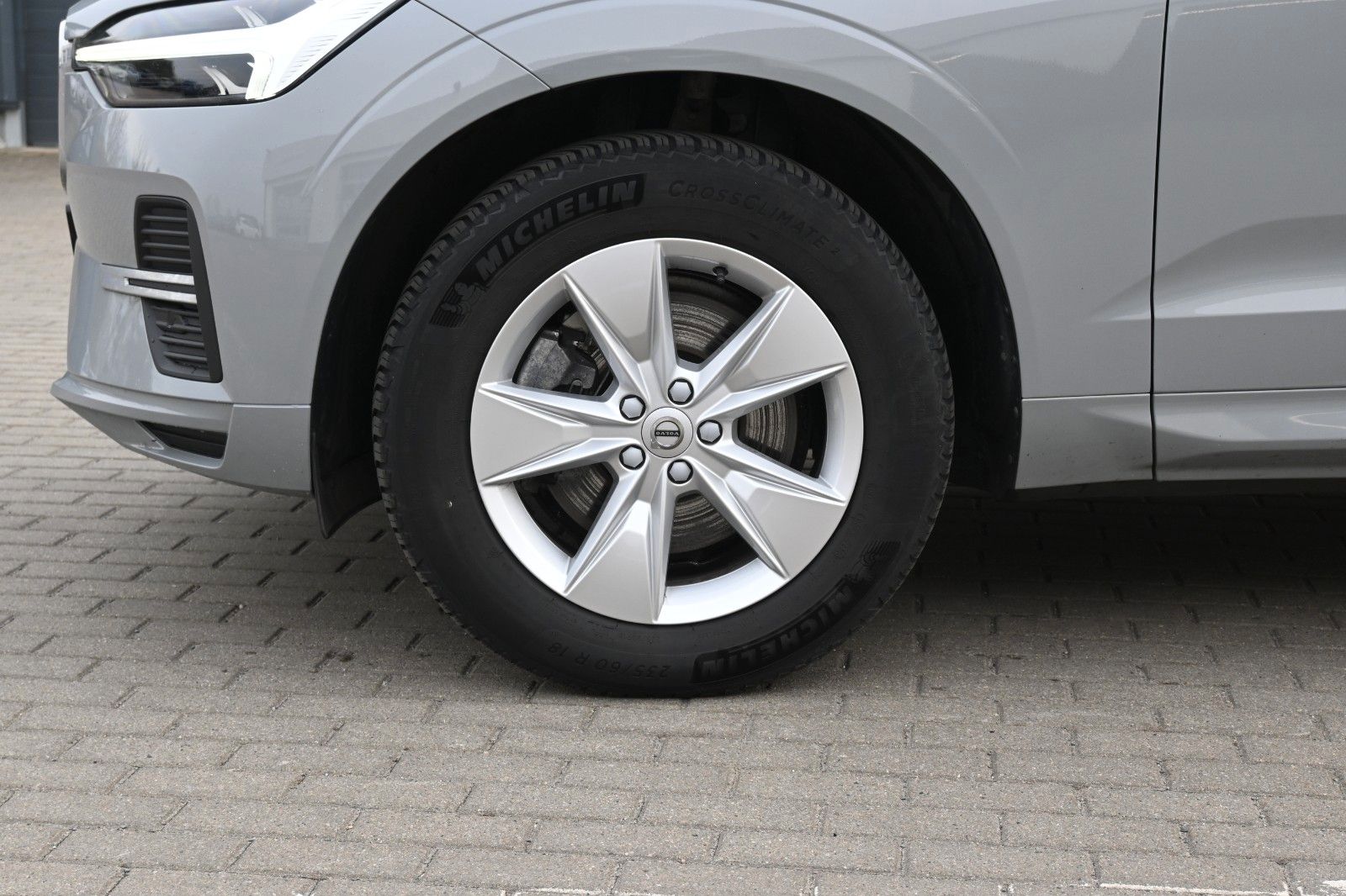 Fahrzeugabbildung Volvo XC60 B4 D FWD Core*RFK*el.Heckkl*GoogleMaps*AHK