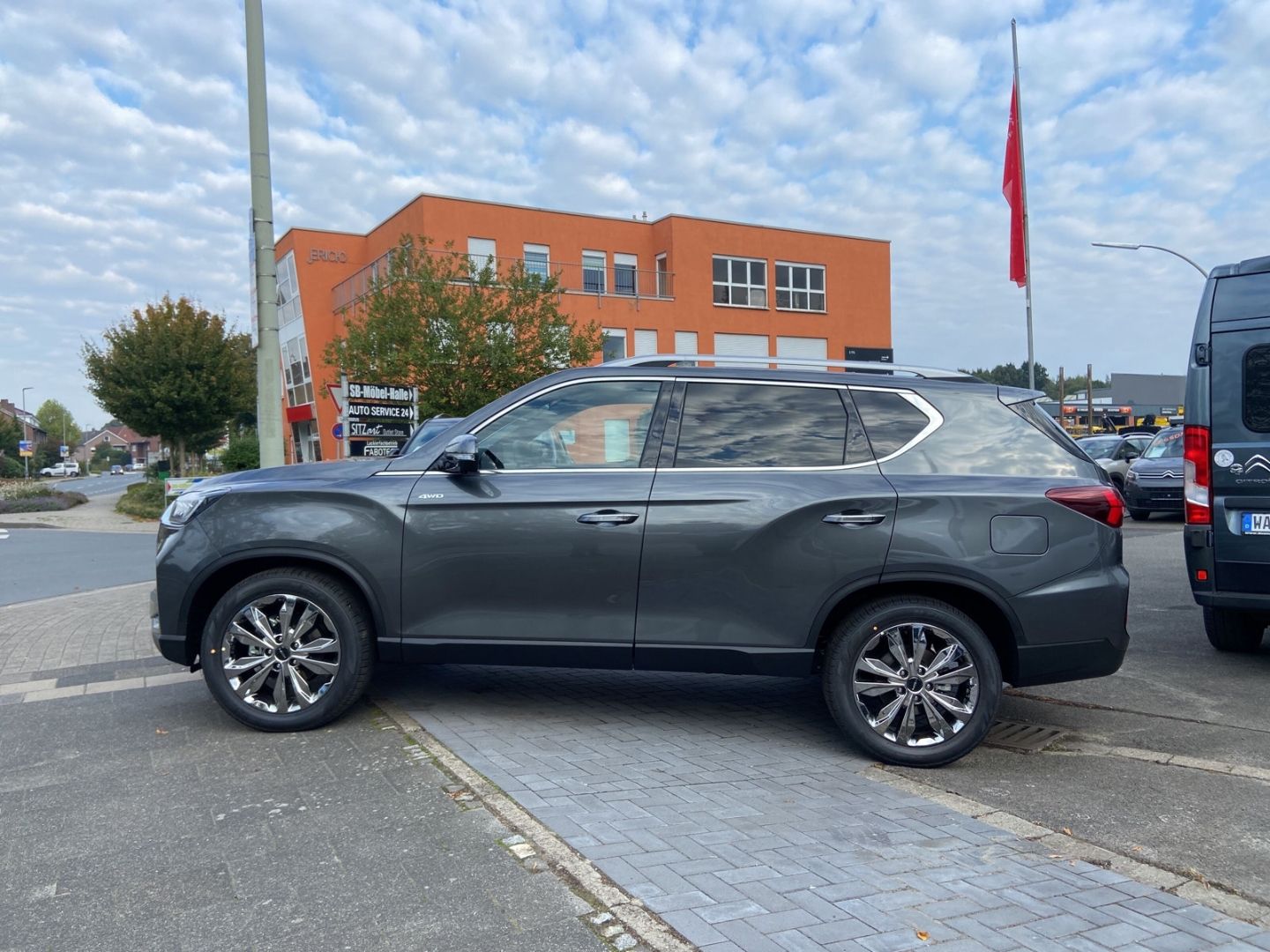 Fahrzeugabbildung KGM Rexton 2.2 Lux 8 AT AWD Navi Leder 360 Kamera