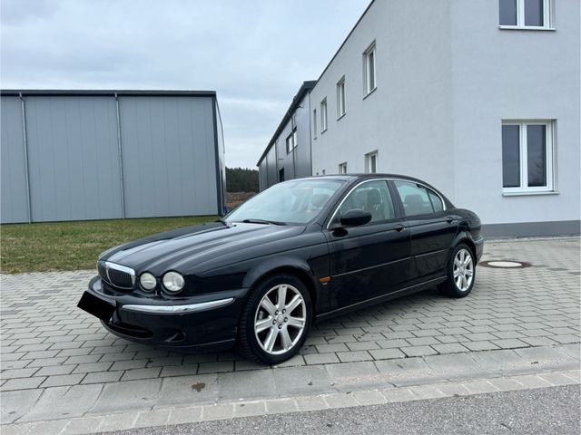 Jaguar X-Type 3.0 V6,MOTOR MACHT GERAUSCHE 