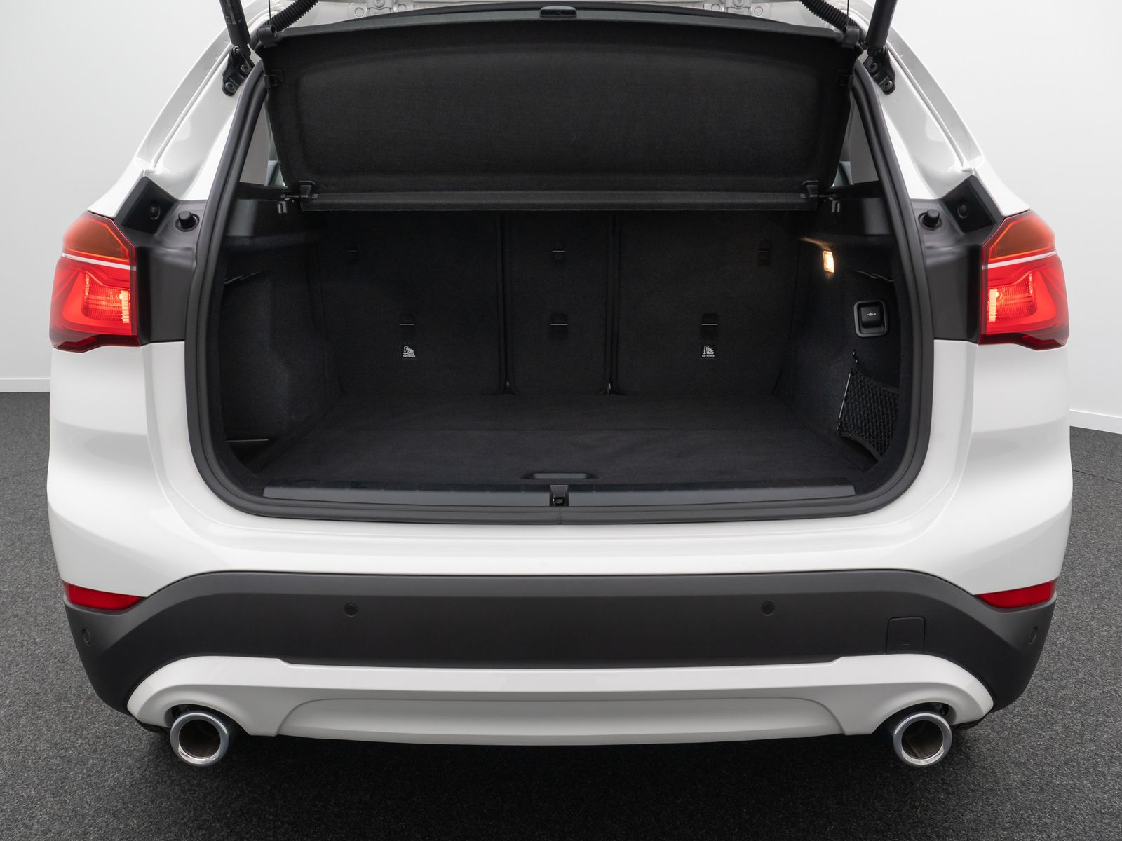 Fahrzeugabbildung BMW X1 xD18d Navi DAB Lordos GeschwindigReg Panorama