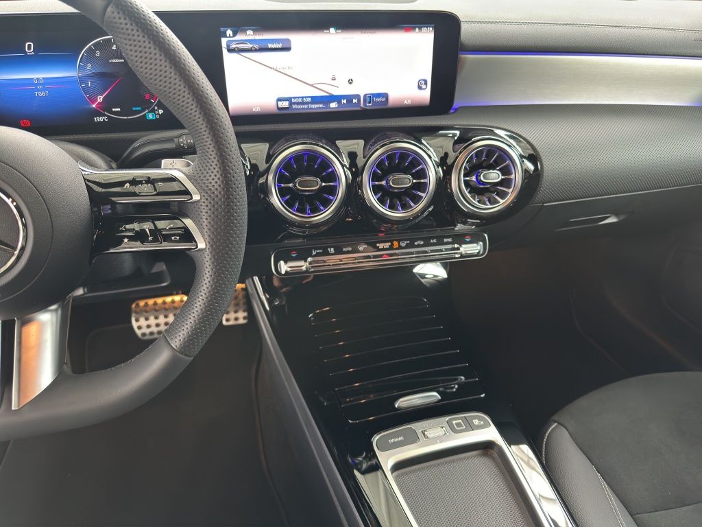 Fahrzeugabbildung Mercedes-Benz CLA 200 Shooting Brake AMG*Night*DISTR.*PDC*RFK
