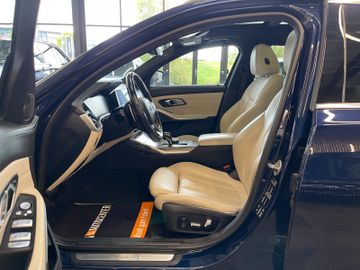 BMW 320 Touring  d xDrive Luxury Line *HUD*PANO*ACC*
