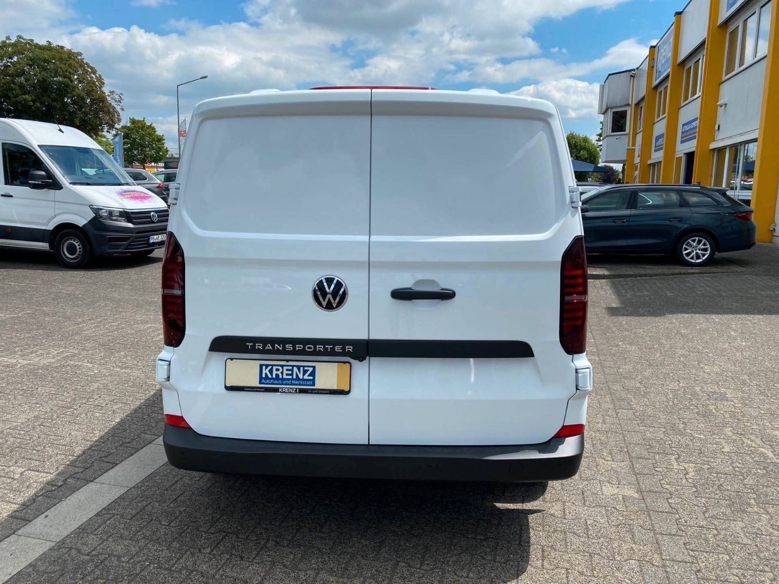 Fahrzeugabbildung Volkswagen T7 Transporter 2.0 TDI Lang+KASTEN+NAVI+KAMERA++