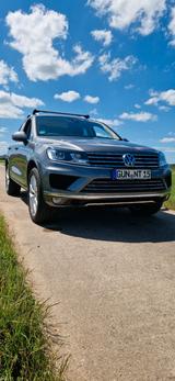 Volkswagen Touareg R-Line 3.0 V6  - graue Volkswagen Touareg