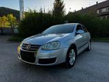Volkswagen VW Jetta 1,6L ( Golf ) - Volkswagen Jetta: V6