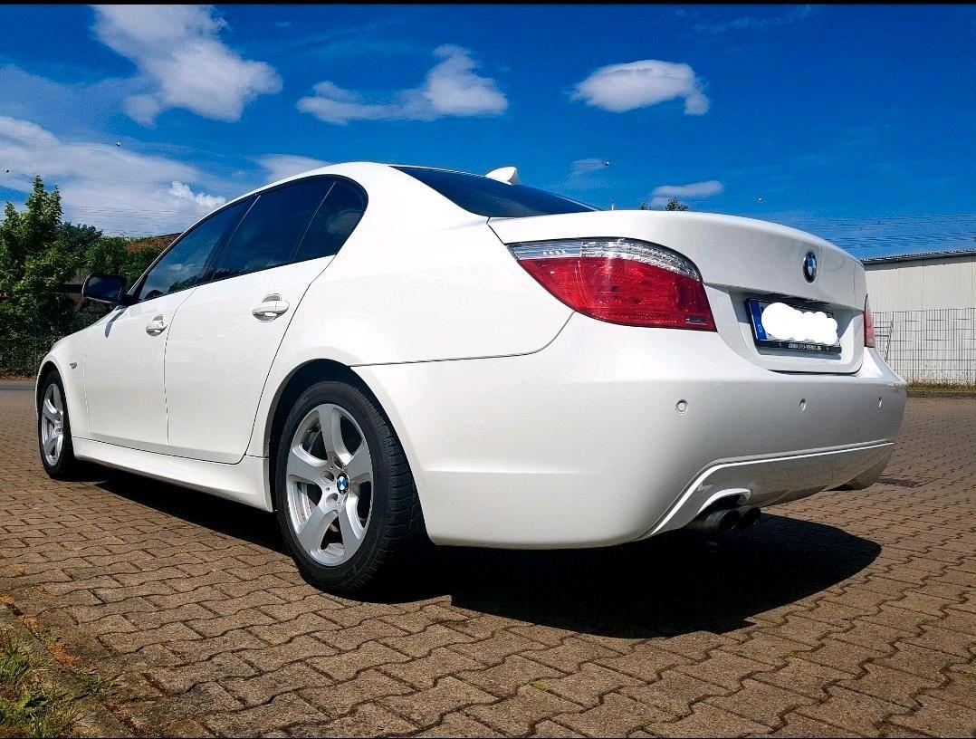 BMW 523