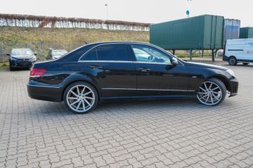 Mercedes E 220 - 8