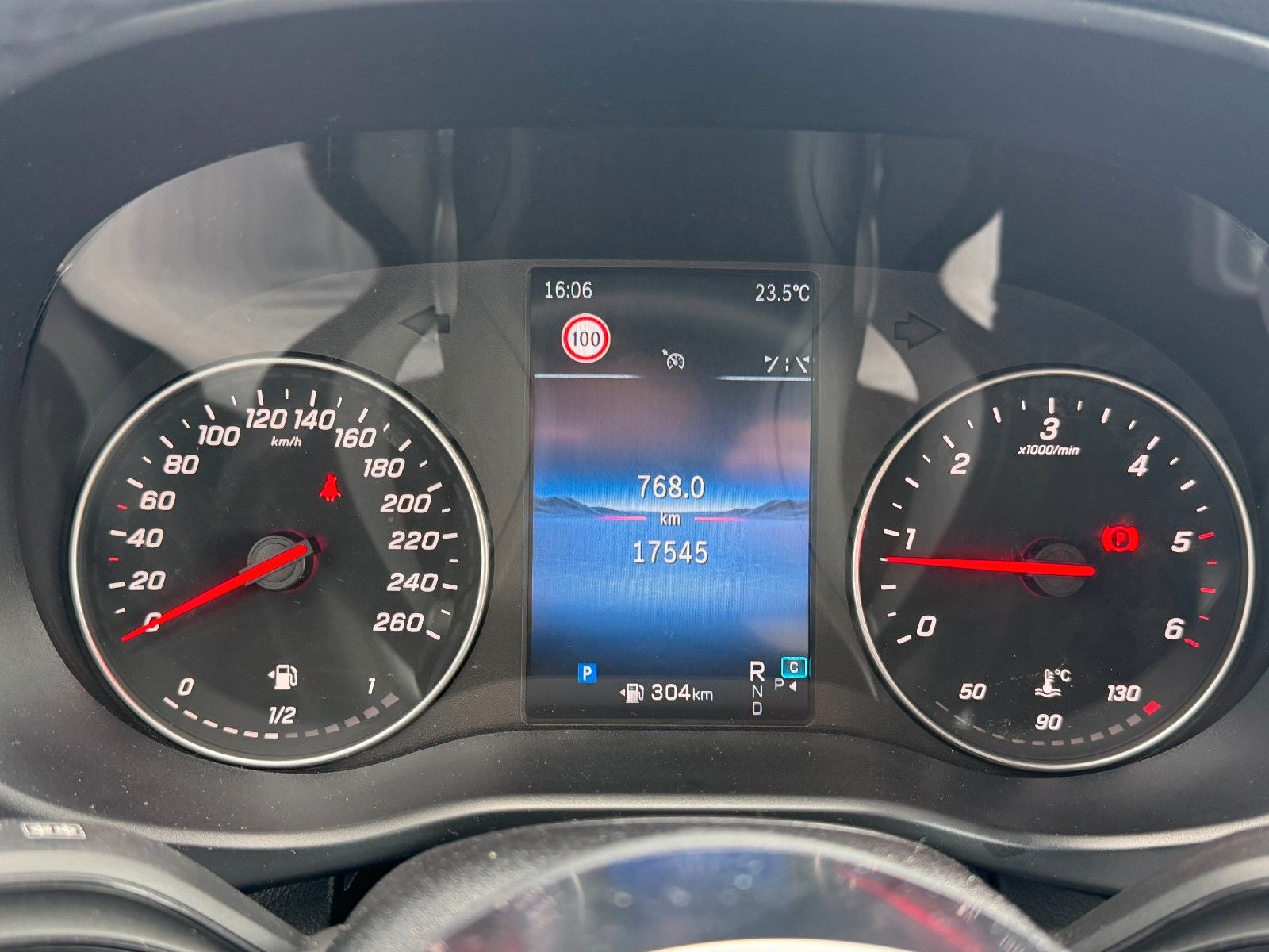 Fahrzeugabbildung Mercedes-Benz Vito 116 CDI 9G Tourer LED Kamera AHK2,5to