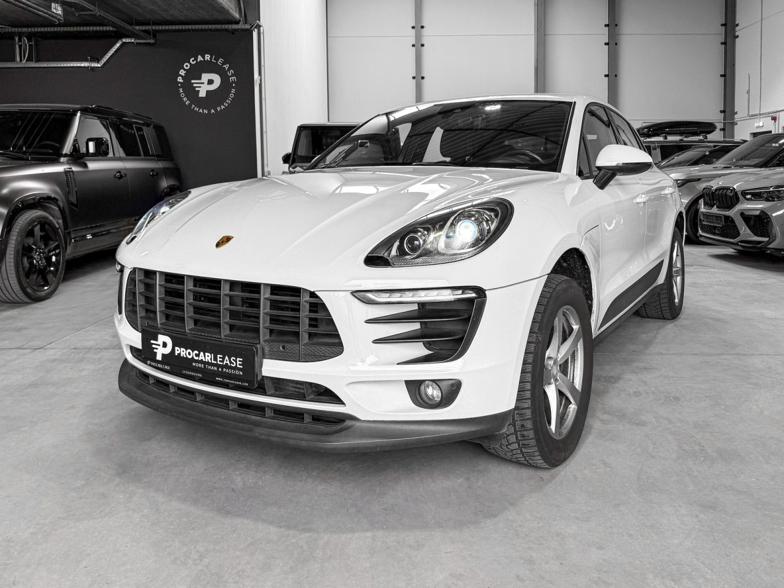 PORSCHE Macan