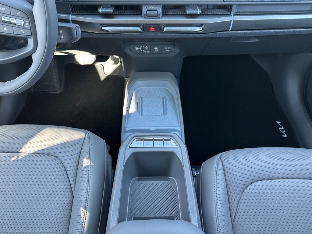 Fahrzeugabbildung Kia EV3 Earth 81,4kWh SHZ KAMERA H/K NAVI ACC 360°