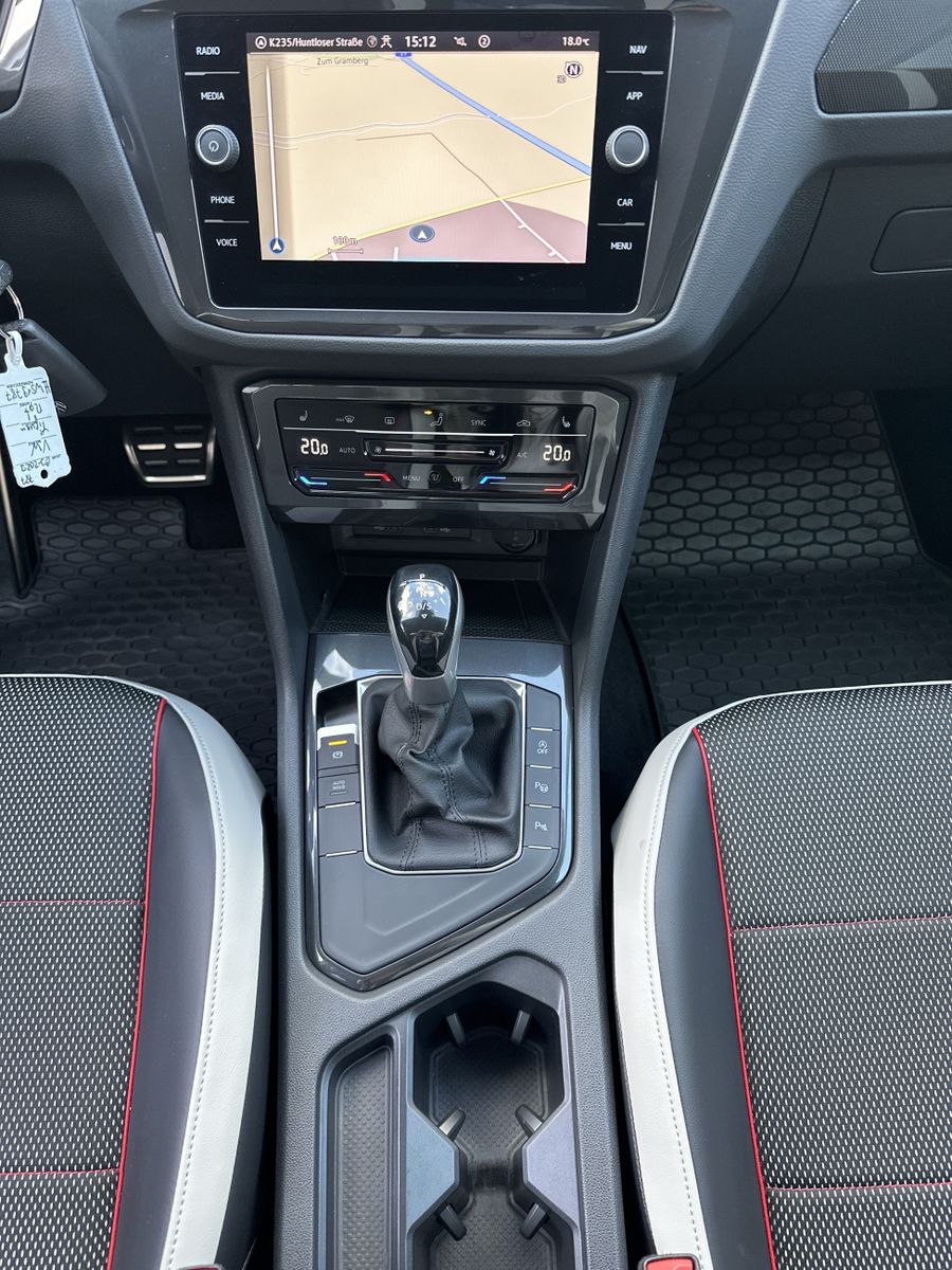 Fahrzeugabbildung Volkswagen Tiguan 2.0 TDI DSG Life NAV+MATRIX+ACC+AHK+KAM