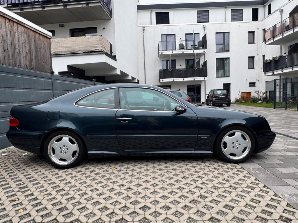 Mercedes-Benz CLK 320