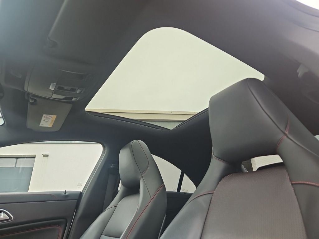 Fahrzeugabbildung Mercedes-Benz CLA 200 Coupé AMG Night Pano Sport LED Sound SHZ