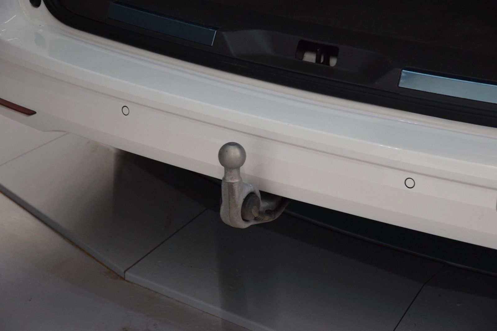 Fahrzeugabbildung Volkswagen T7 Multivan Style lang ACC Matrix vis-a-vis AHK