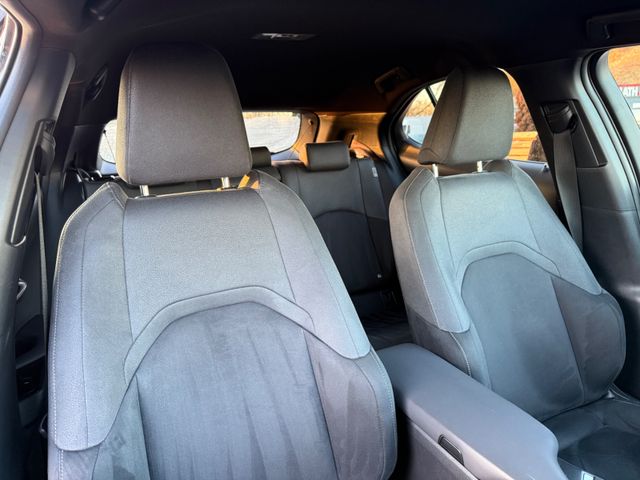 Lexus UX 250 h Launch Edition