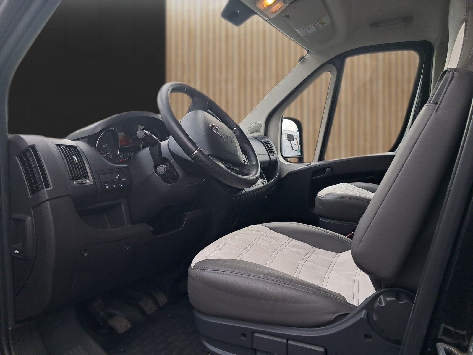 Fahrzeugabbildung Sunlight Adventure Cliff 640 Markise/Solar/Navi/AHK