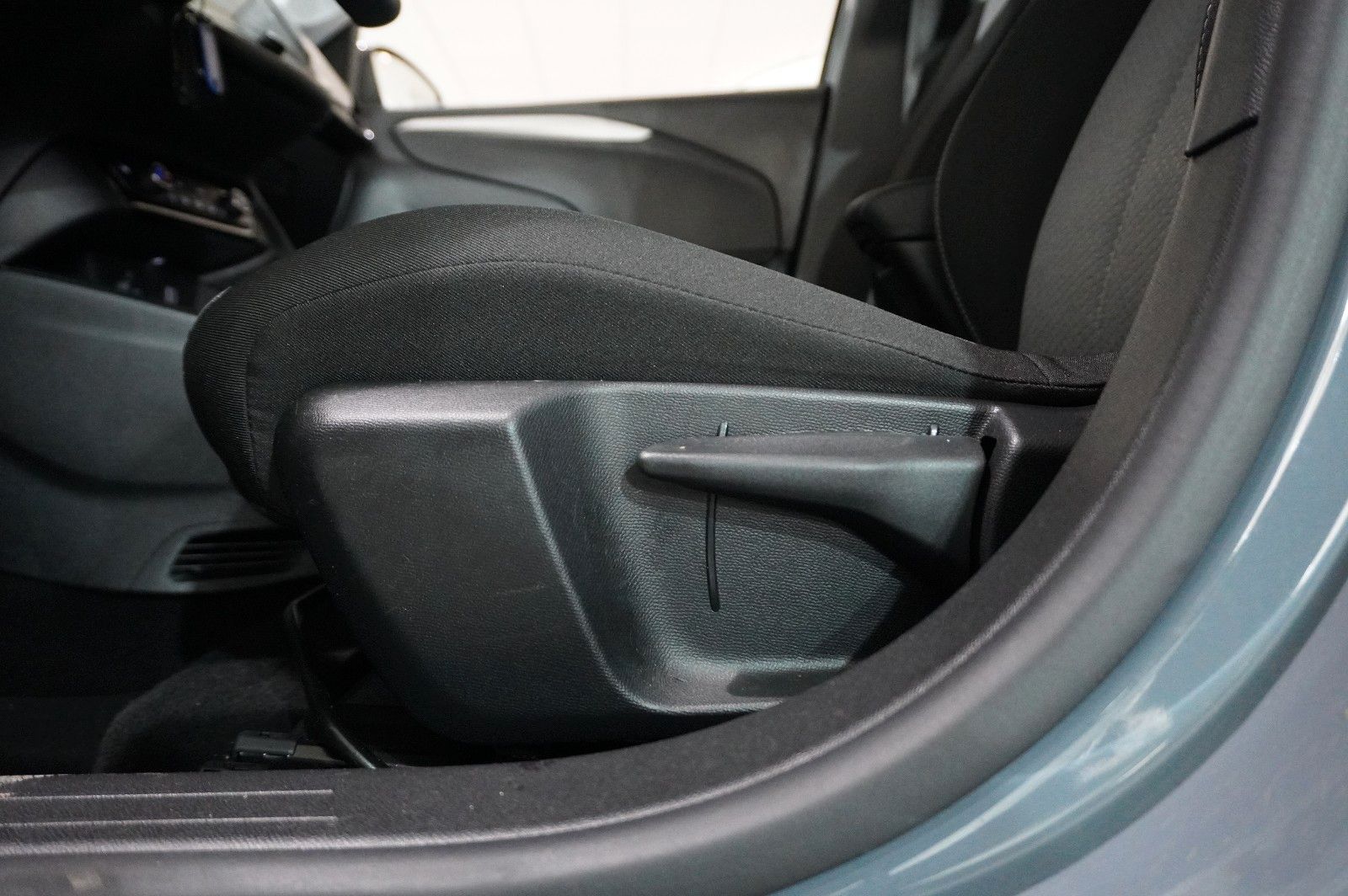 Fahrzeugabbildung Opel Corsa F 1.2T EDIT. 48V DCT NAVI/LED/SPORT/SH/DAB