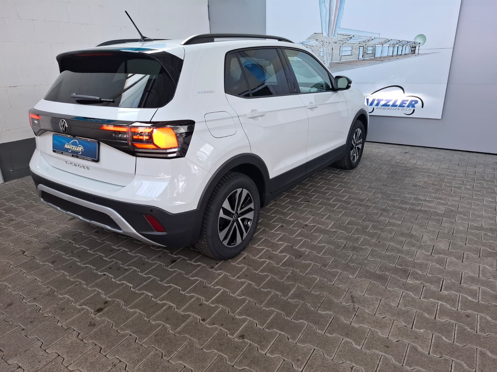 Fahrzeugabbildung Volkswagen T-Cross Energy 1.0 TSI 70 kW + LED +ACC +LaneAss