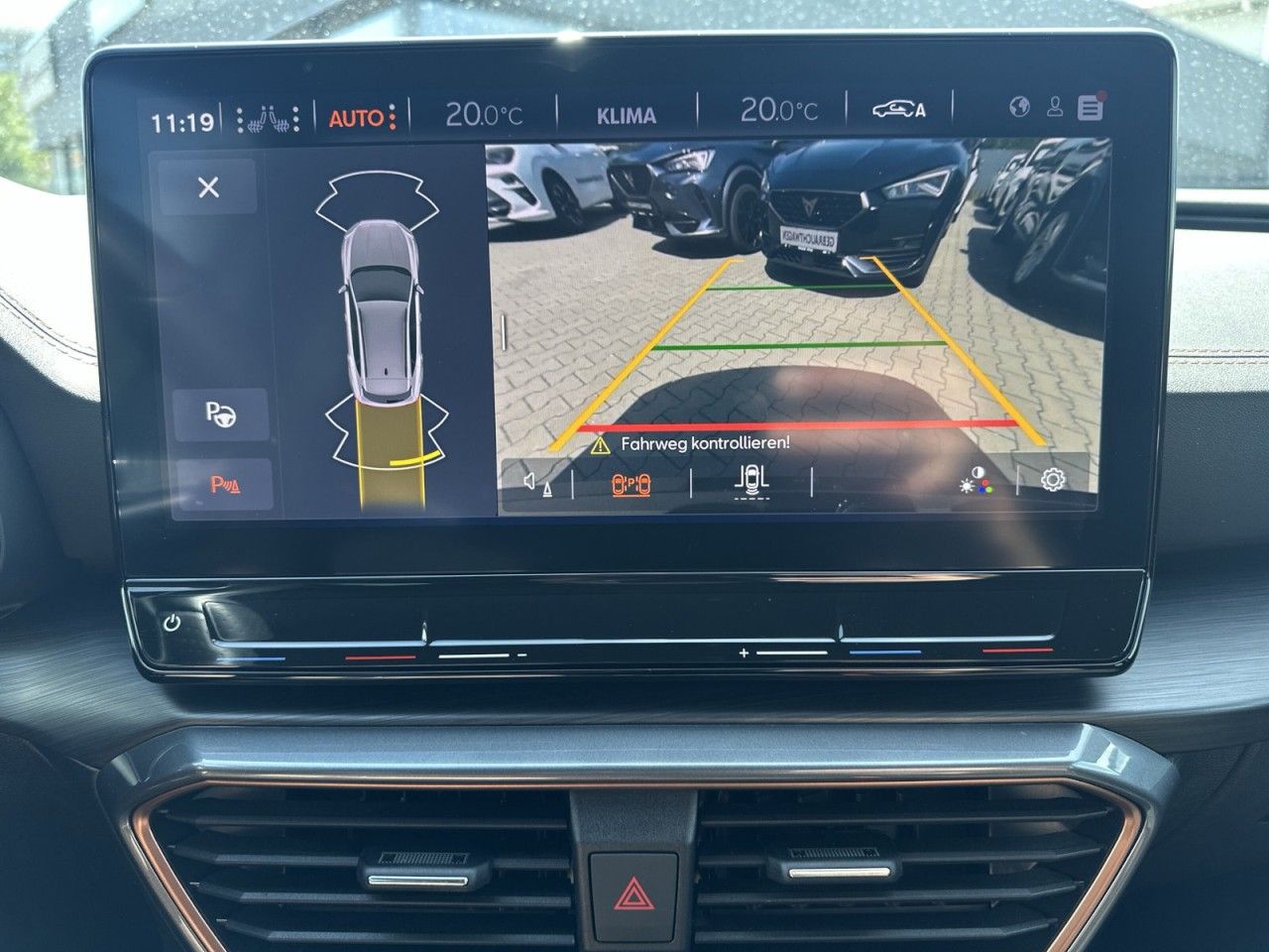 Fahrzeugabbildung CUPRA CUPRA Formentor 1.5 TSI 150PS DSG-Beats*Navi*CAM - mit KI generiert/bearbeitet