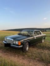 Mercedes-Benz Mercedes W123 230 CE eibengrün Oldtimer 5-... - Mercedes-Benz 230: Ce W123