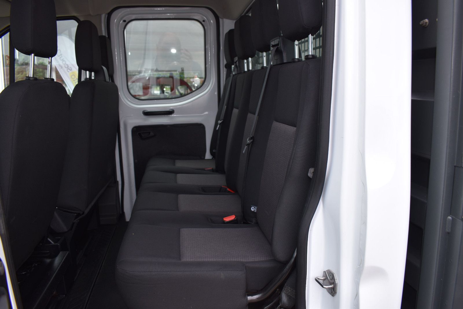 Fahrzeugabbildung Ford Transit Pritsche 310 L2 Doppelkabine *AHK*