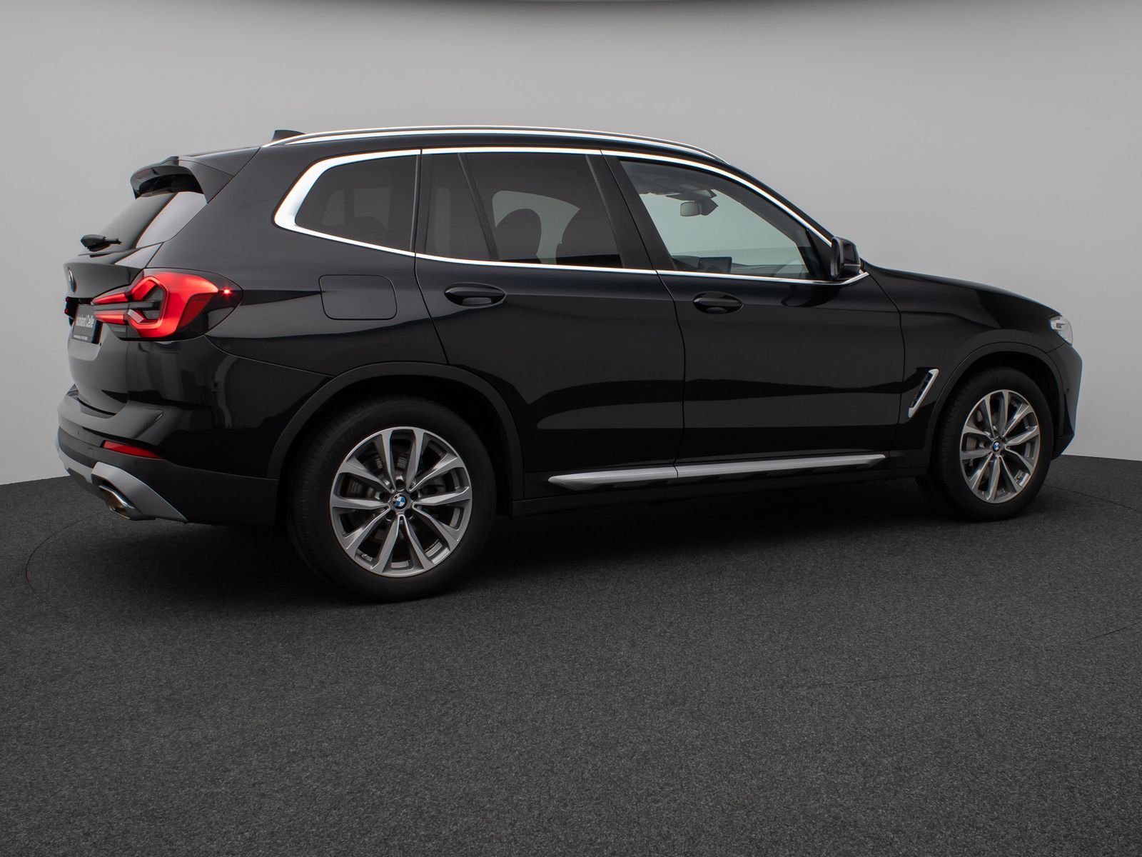 Fahrzeugabbildung BMW X3 xD30i Kamera DAB HiFi WLAN Leder Sport 19Zoll