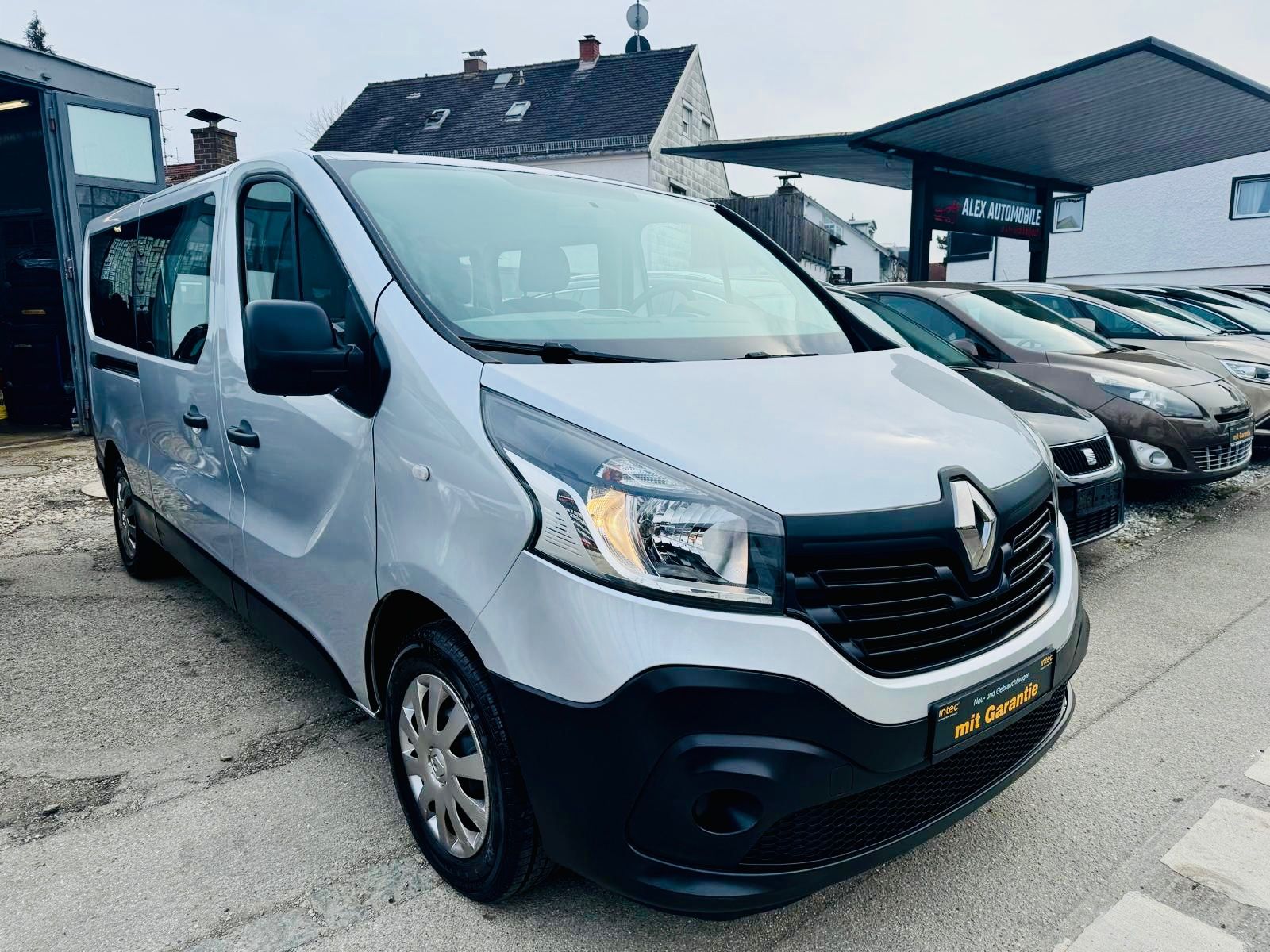 Renault Trafic - 1