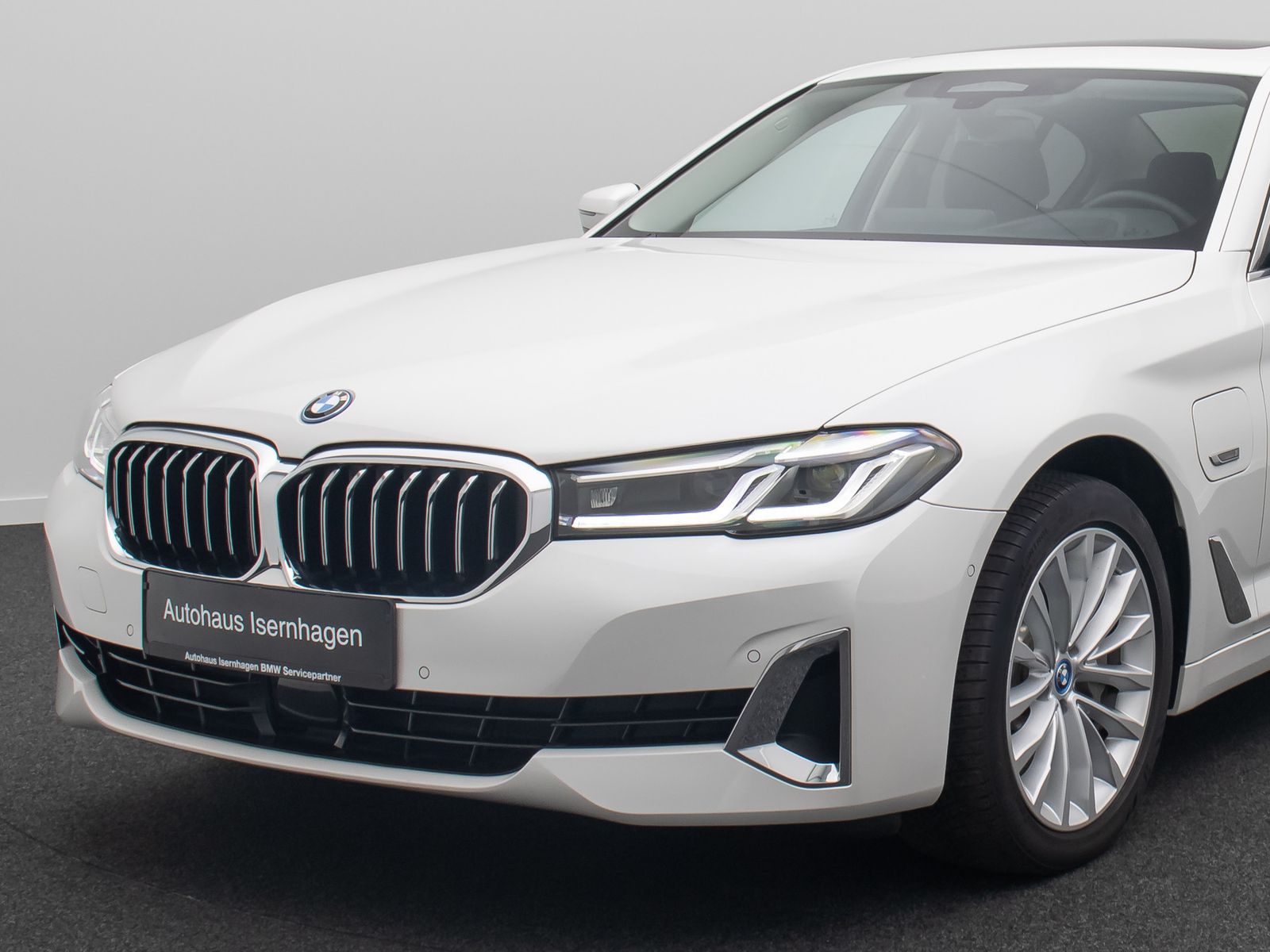 Fahrzeugabbildung BMW 530e xD Luxury Line ACC Kamera DAB H/K HUD Sport