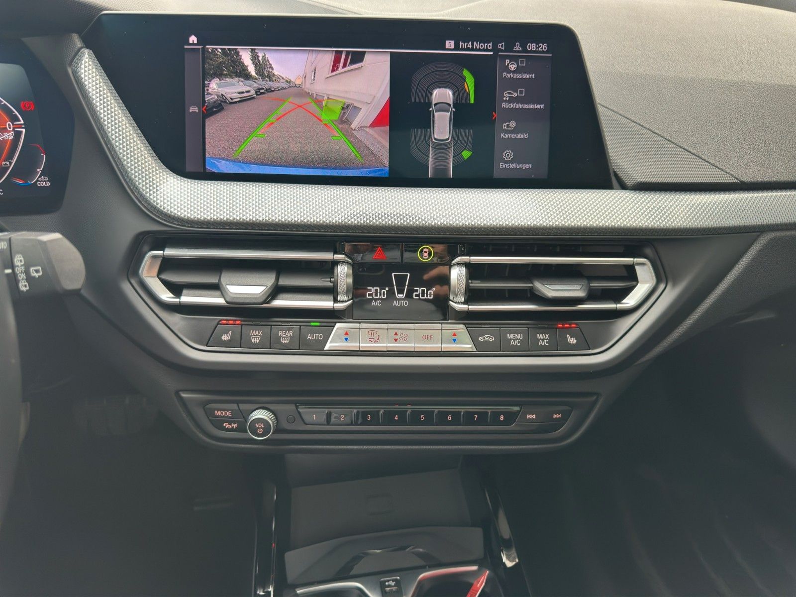 BMW 118d Adv. AUT. LC.PRO HUD PANO LEDER AHK KAMERA foto 18