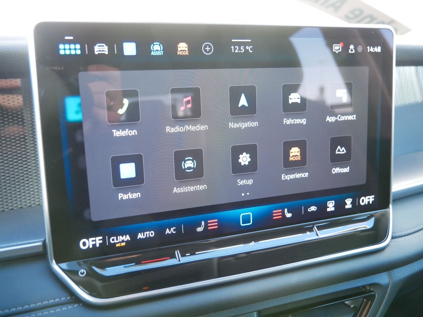 Fahrzeugabbildung Volkswagen Tayron 2.0 4Motion NEU64T 7-Sitzer Matrix AHK DC