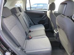 VW Tiguan 2.0 TDI Life DSG LED Navi Ahk Rfk ACC 17' VW Tiguan 2.0 TDI Life DSG LED Navi Ahk Rfk ACC 17'