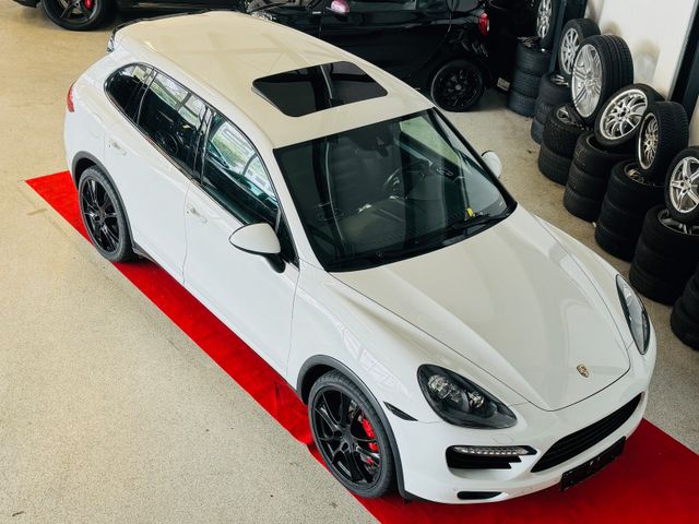 Porsche Cayenne Turbo -Burmester -Scheckheft