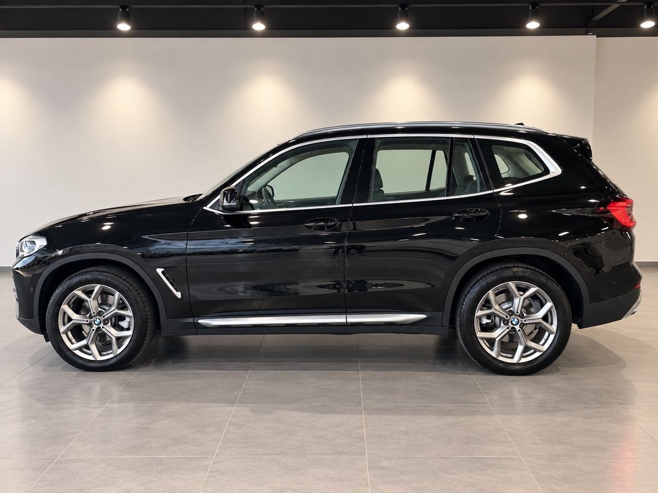 BMW X3 XDRIVE 20D TETTO\\\FARI LASER\\\IVA ESPOS imagem 3