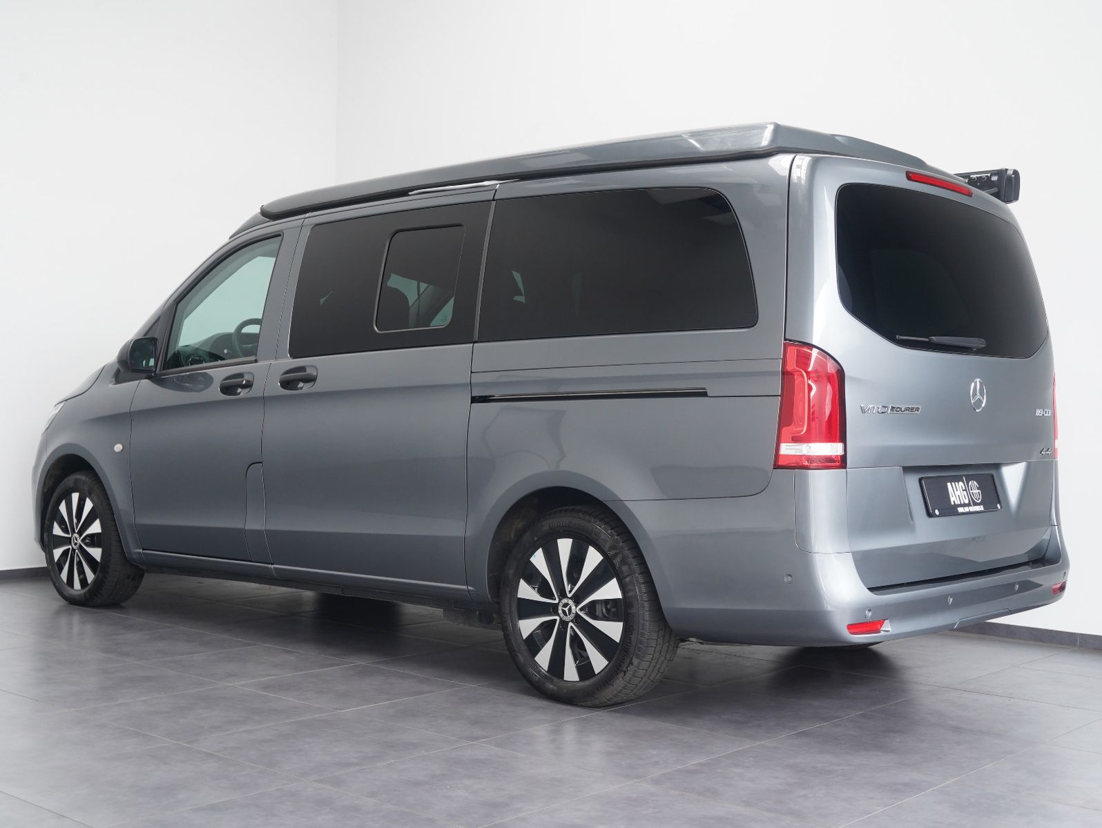 Fahrzeugabbildung Pössl VANSTAR Vito Tourer 119 CDI Pro 4x4 lang KÜCHE