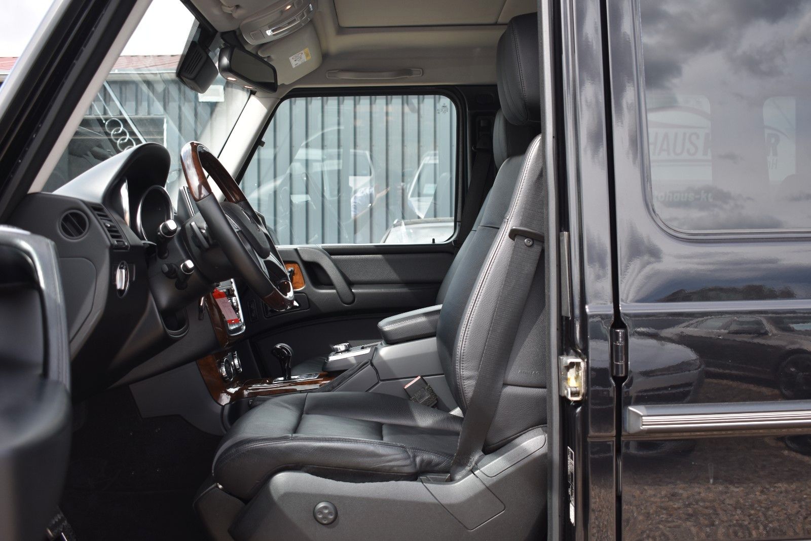 Fahrzeugabbildung Mercedes-Benz G 500 V8 1.HAND/AHK/SD/LEDER/KAMERA/TOTWINKEL
