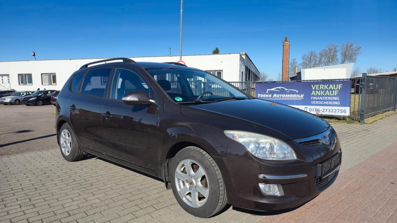 Hyundai i30 Cw 1.6 CRDI TÜV 08/2027