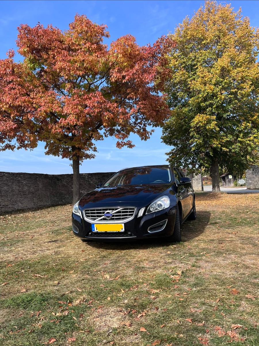 Volvo V60 2011 — rear view