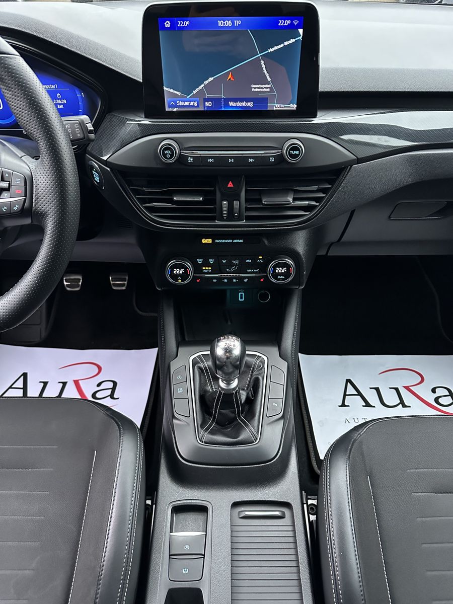 Fahrzeugabbildung Ford Focus Turnier 2.0 EB ST NAV+LED+VCOCK+B&O+KAM+PP