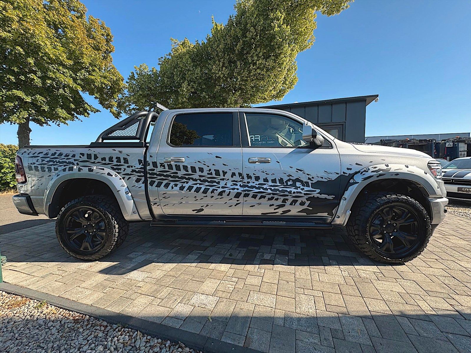 Fahrzeugabbildung Dodge RAM 5.7 V8 HEMI LARAMIE NIGHT Offroad 4x4 LED