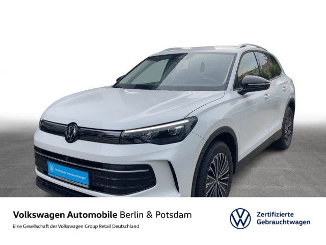 Volkswagen Tiguan - 1