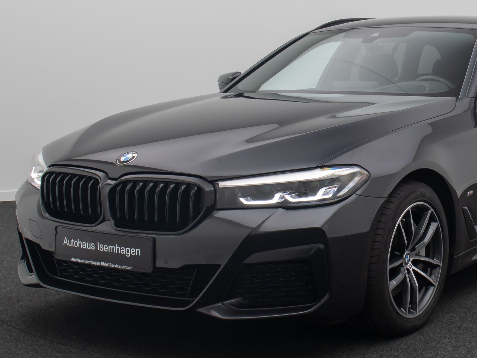 Fahrzeugabbildung BMW 530d xD M Sport 4xKlima DAB HUD Alarm Kamera