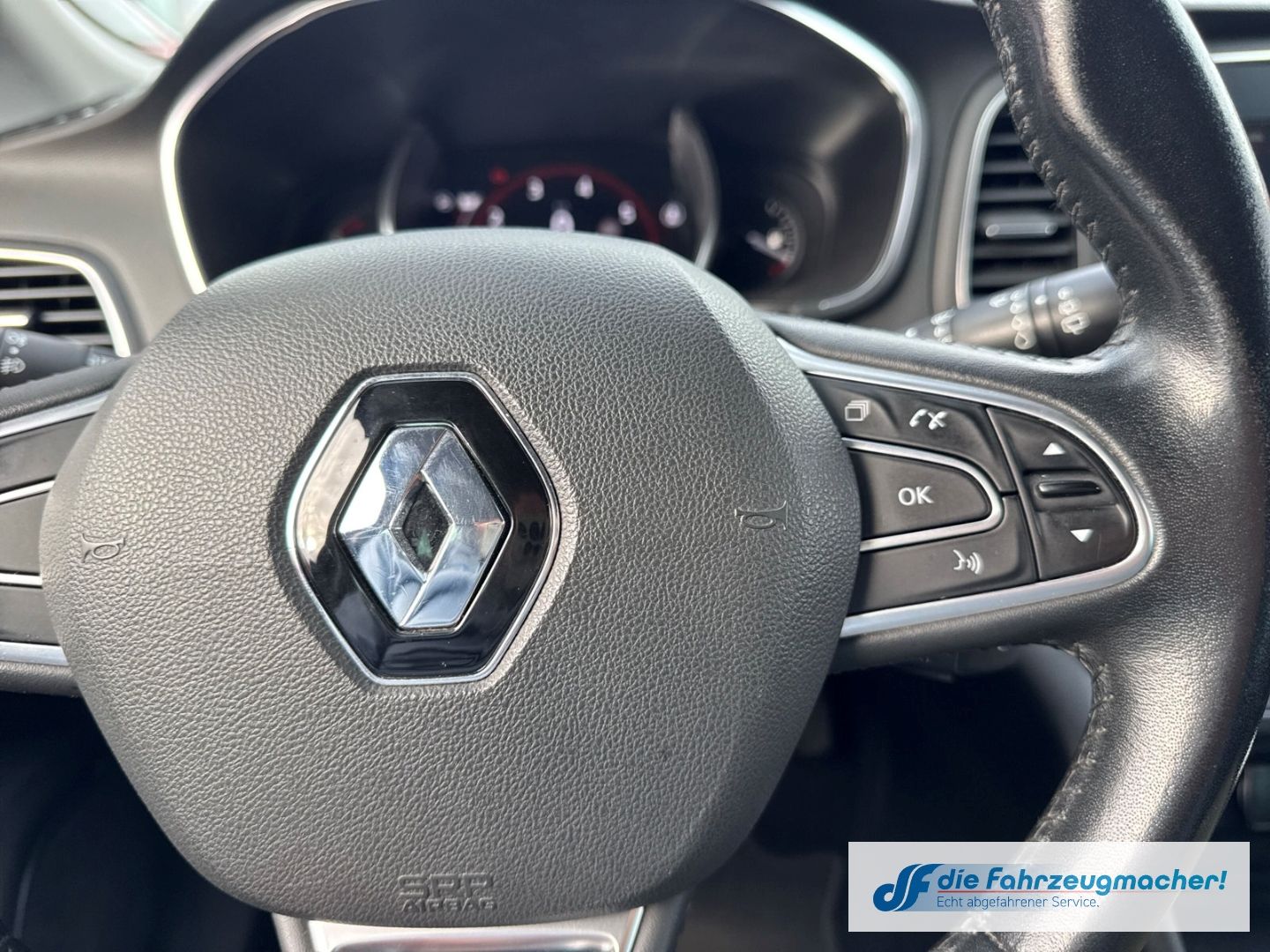 Fahrzeugabbildung Renault Megane IV Grandtour Automatik Limited *EXPORT