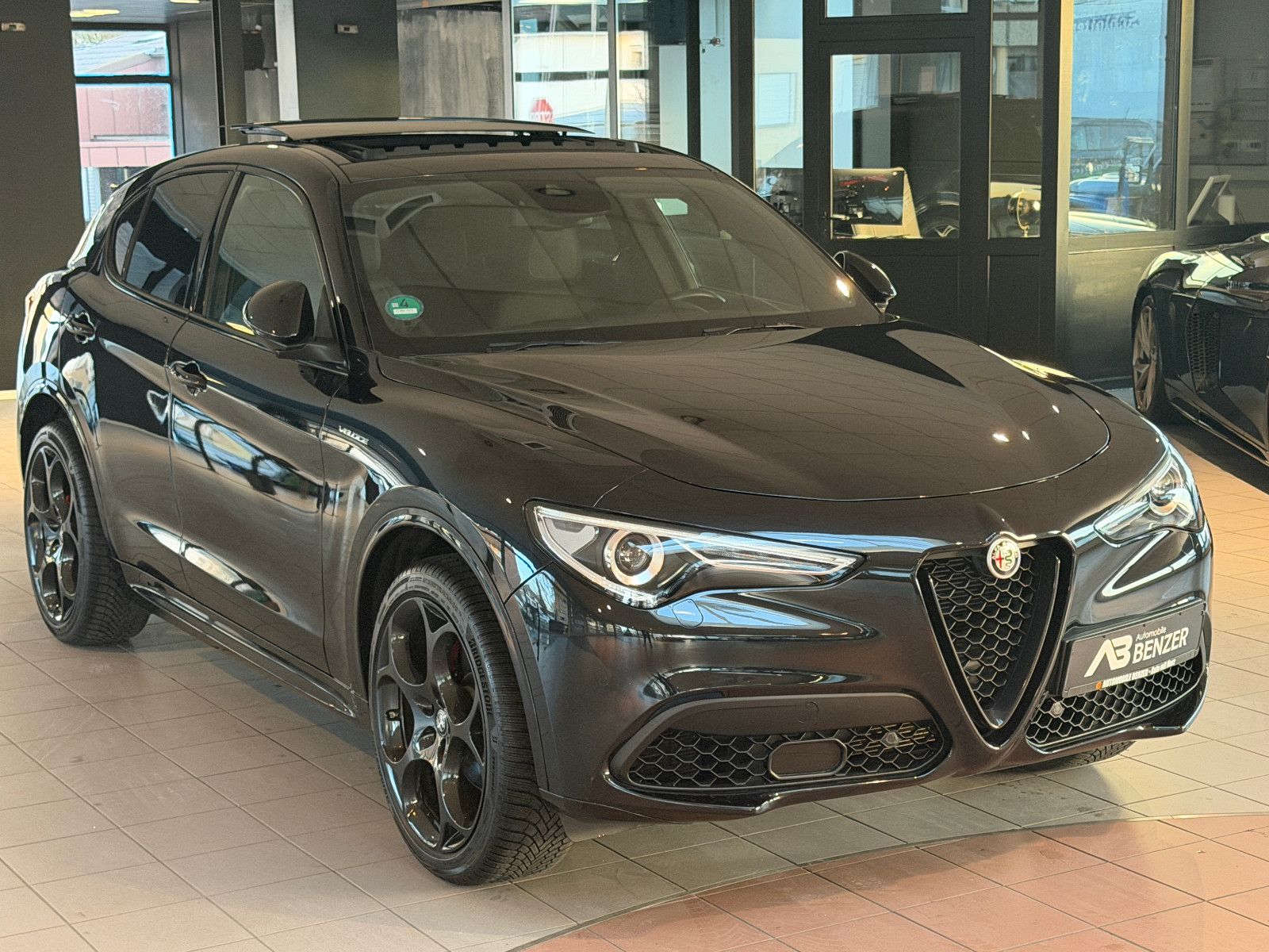 Fahrzeugabbildung Alfa Romeo Stelvio Veloce Q4/PANORAMA/H&K-SOUND/21''ZOLL