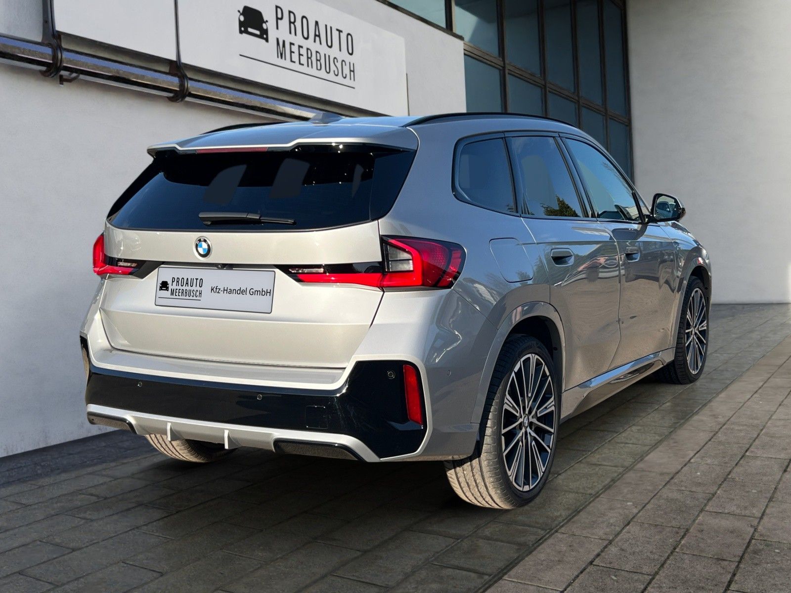 BMW X1 20d xDrive M Sport PANO/MASSAGE/AHK/MEMORY foto 3