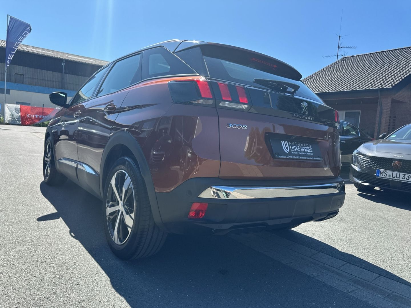 Fahrzeugabbildung Peugeot 3008 1.5 Allure BlueHDi 130 EAT8 StandHZG AHK
