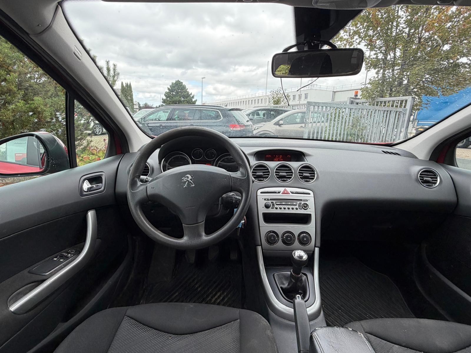 Peugeot 308 2012 — photo 13
