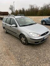 Ford Focus 148,000km. mit TÜV - Ford Focus aus 2002: Kombi