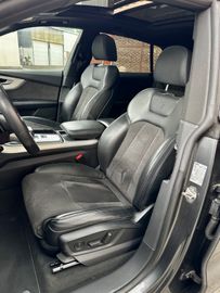Audi Q8 - 11